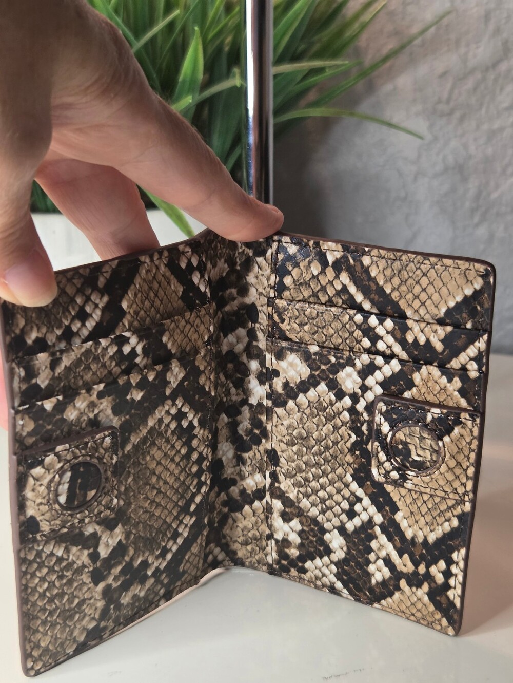 Hammitt 40 West Domino Snake Embossed Leather Wallet Magnetic Snap - Picture 8 of 10